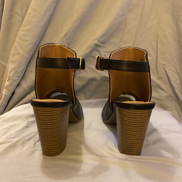 Black and Brown Open Toed Heels - Picture 4 of 9